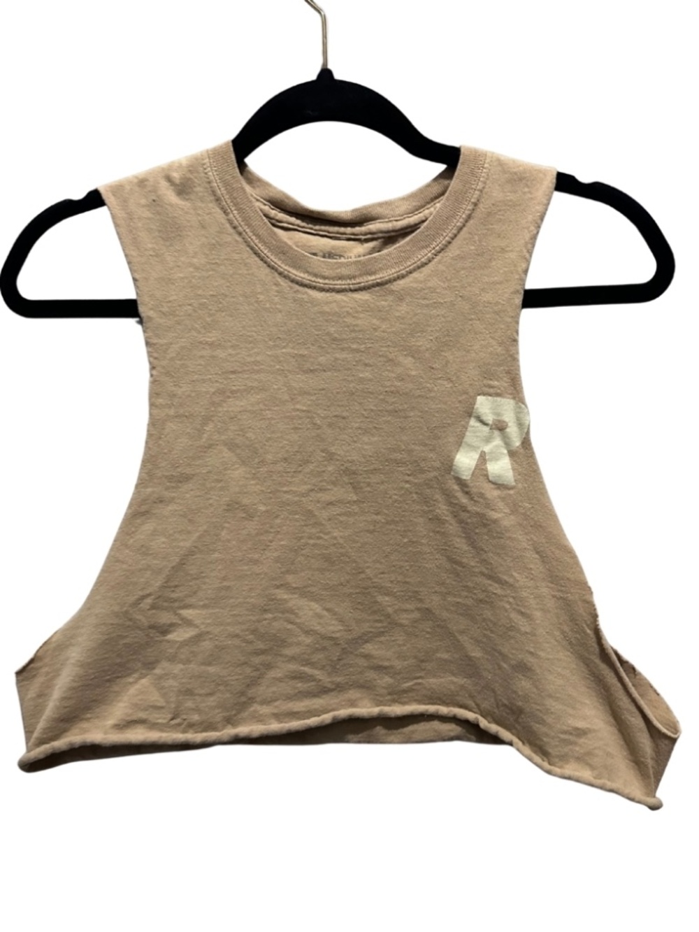 Cropped muscle tank, tan with "r"